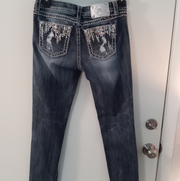 JEANS - Picture 2 of 2